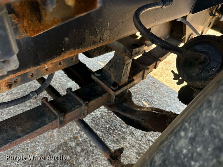 image for item EE7570 1994 Ottawa  30 yard truck