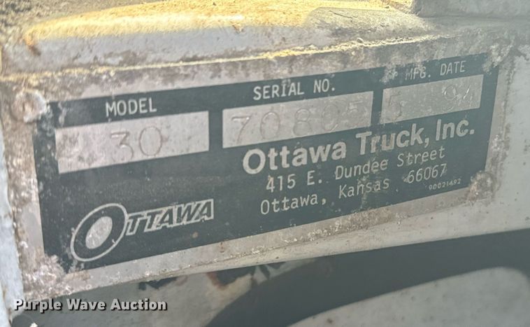 image for item EE7570 1994 Ottawa  30 yard truck