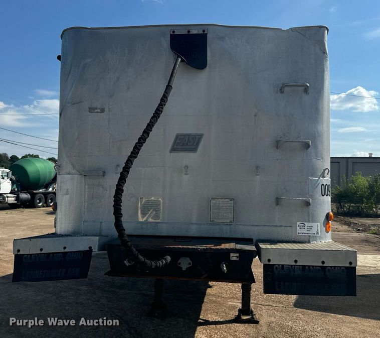 image for item EE7571 1997 East end dump trailer