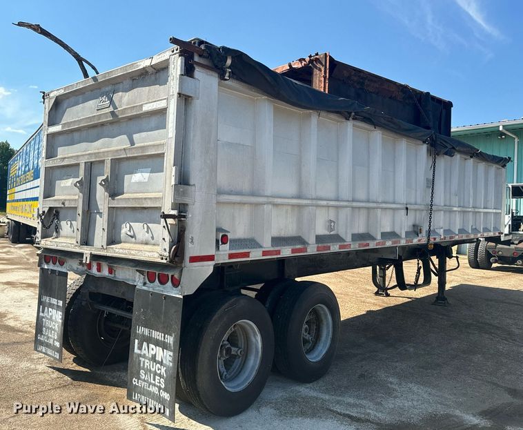 image for item EE7571 1997 East end dump trailer