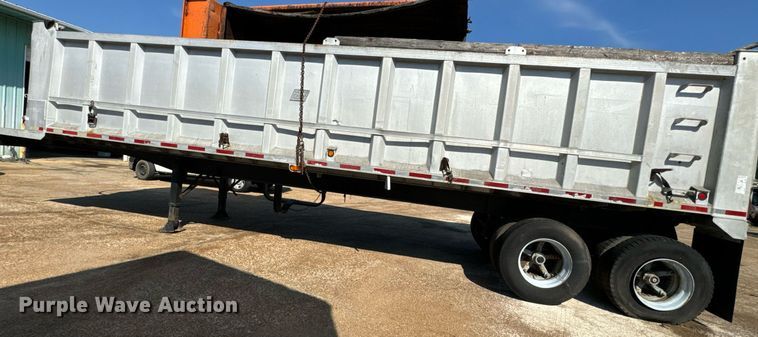 image for item EE7571 1997 East end dump trailer