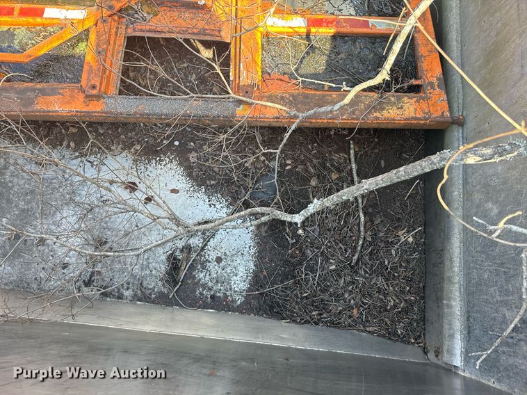 image for item EE7571 1997 East end dump trailer