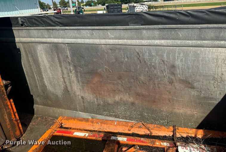 image for item EE7571 1997 East end dump trailer