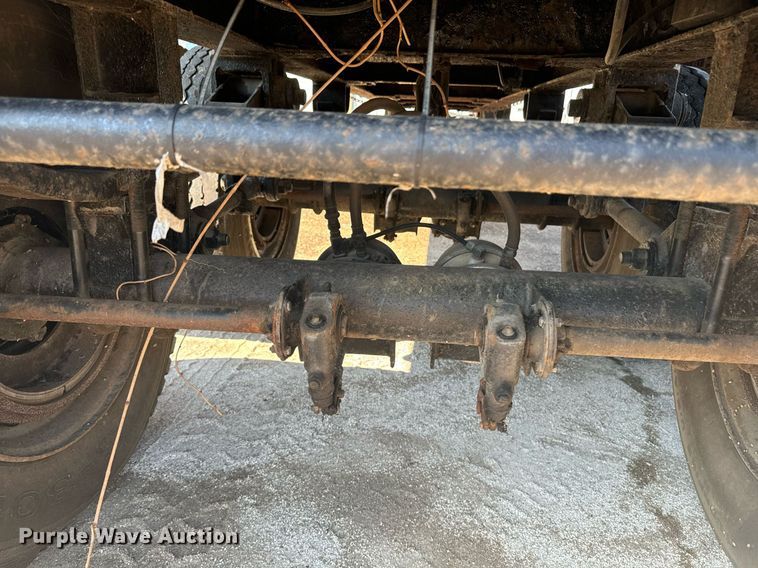 image for item EE7571 1997 East end dump trailer