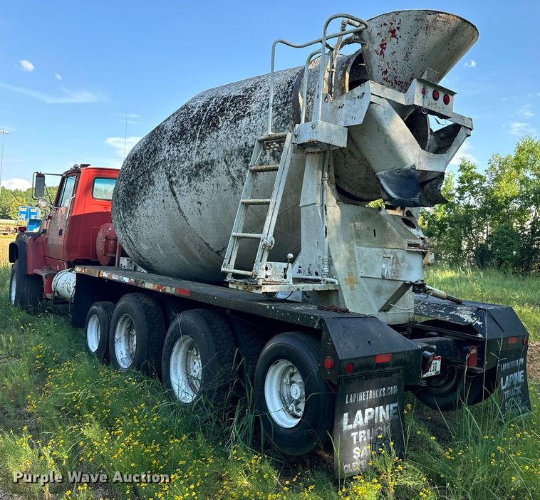 image for item EE7574 1994 Ford L9000 ready mix truck