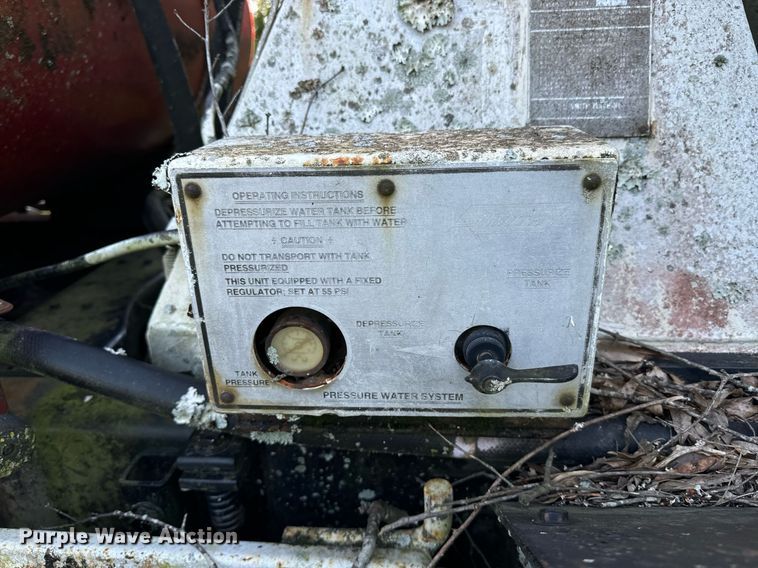 image for item EE7574 1994 Ford L9000 ready mix truck