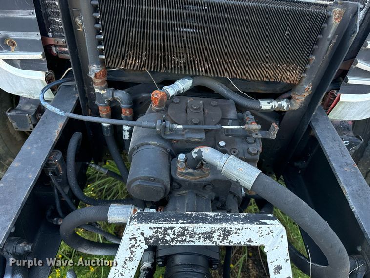 image for item EE7574 1994 Ford L9000 ready mix truck