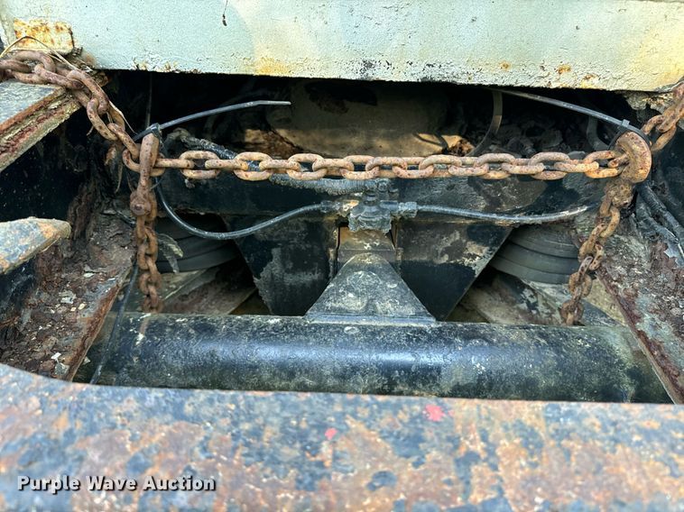 image for item EE7574 1994 Ford L9000 ready mix truck