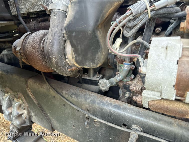 image for item EE7574 1994 Ford L9000 ready mix truck