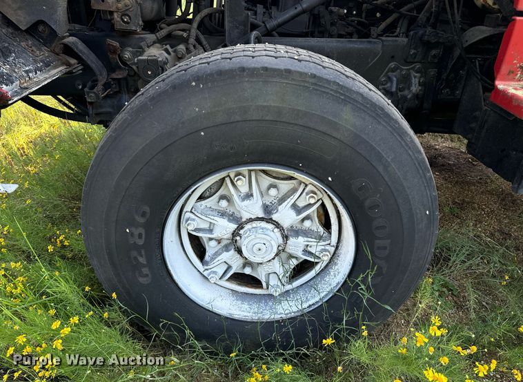 image for item EE7574 1994 Ford L9000 ready mix truck