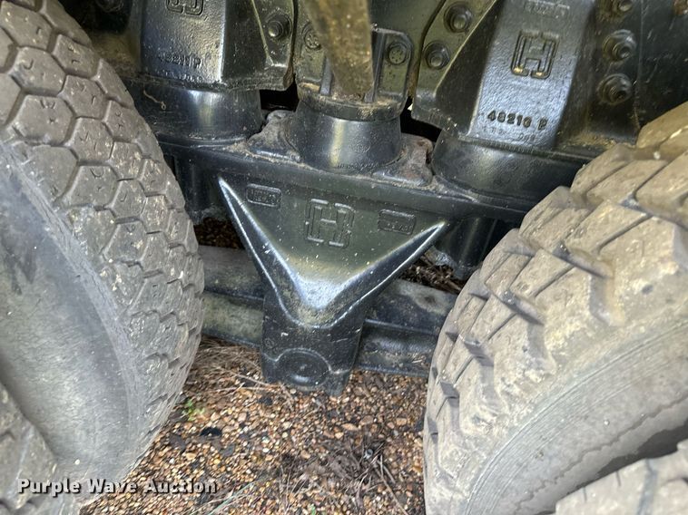 image for item EE7574 1994 Ford L9000 ready mix truck