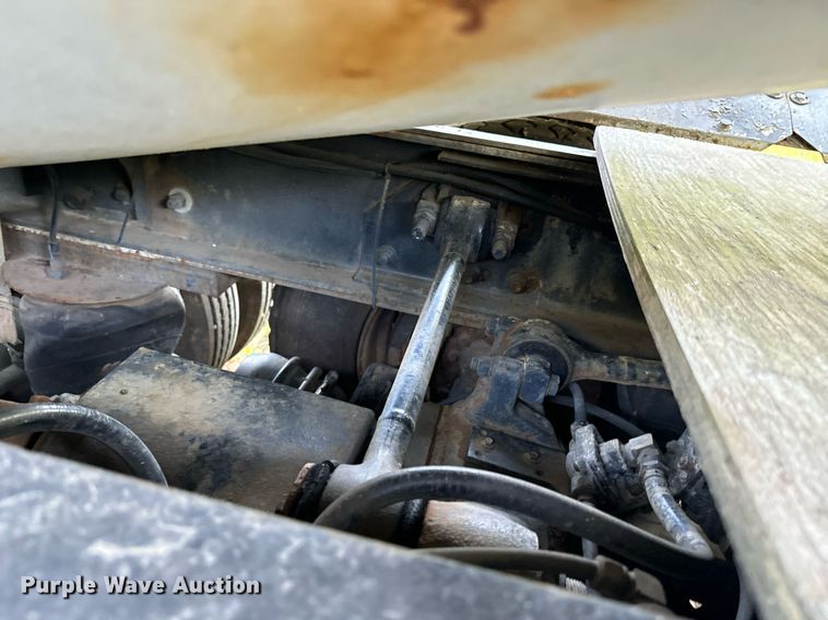 image for item EE7574 1994 Ford L9000 ready mix truck