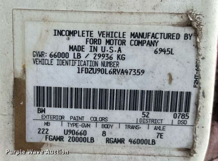 image for item EE7574 1994 Ford L9000 ready mix truck