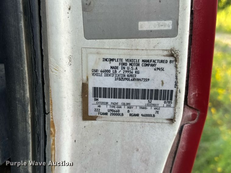 image for item EE7574 1994 Ford L9000 ready mix truck