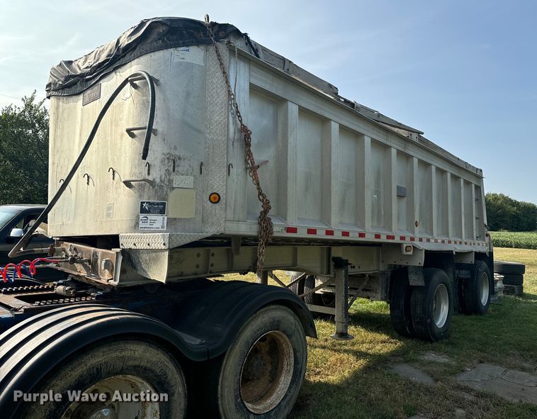 image for item EE7635 1997 Travis end dump trailer