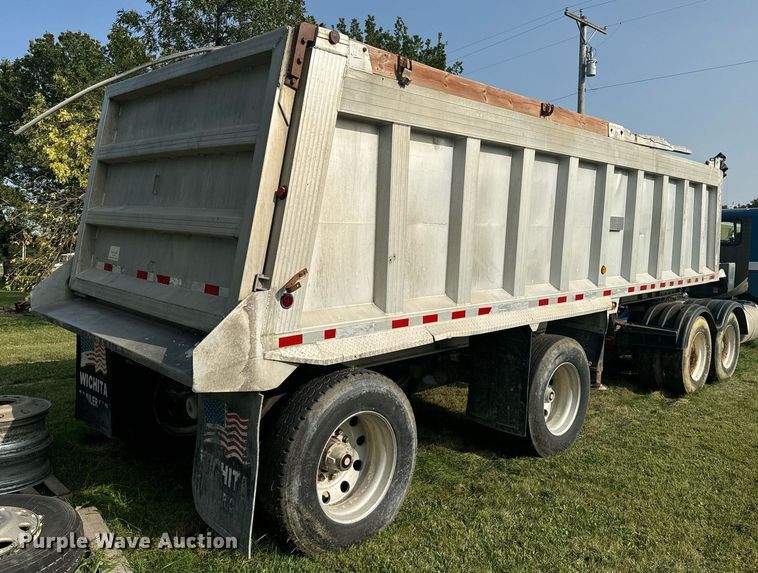 image for item EE7635 1997 Travis end dump trailer