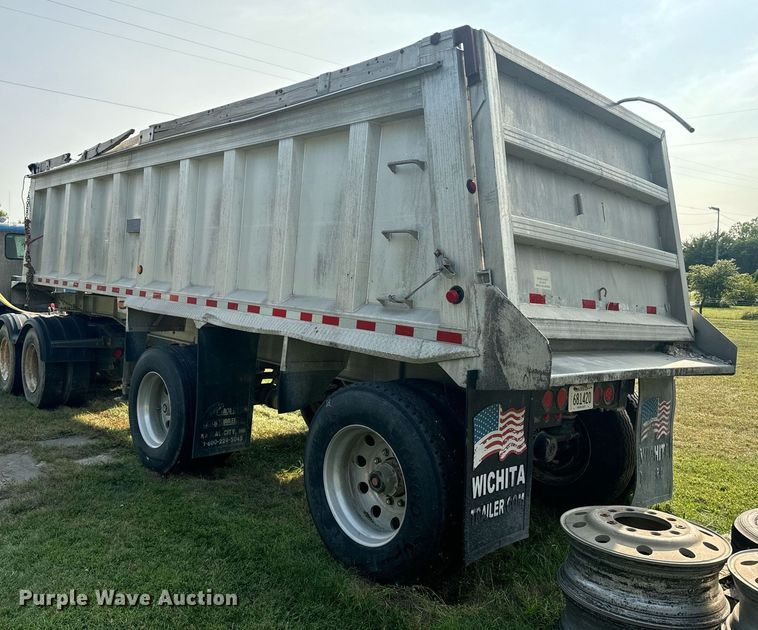 image for item EE7635 1997 Travis end dump trailer