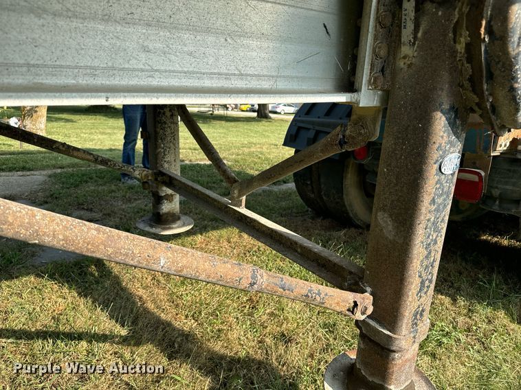 image for item EE7635 1997 Travis end dump trailer