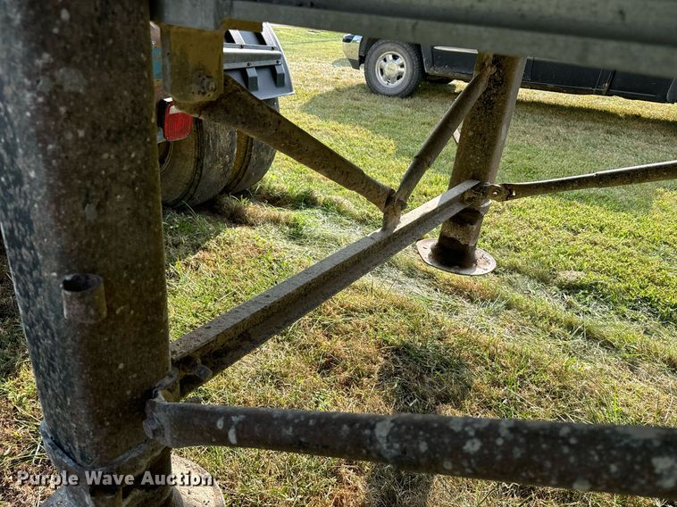 image for item EE7635 1997 Travis end dump trailer