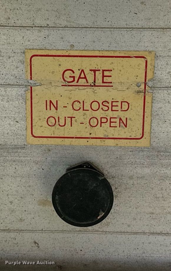 image for item EE7635 1997 Travis end dump trailer