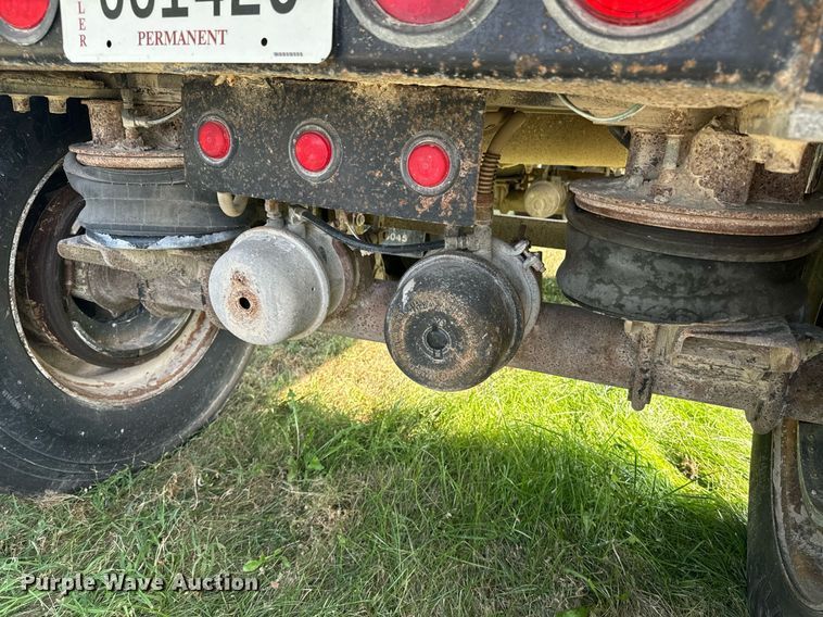 image for item EE7635 1997 Travis end dump trailer