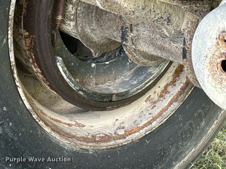 image for item EE7635 1997 Travis end dump trailer