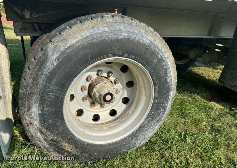 image for item EE7635 1997 Travis end dump trailer