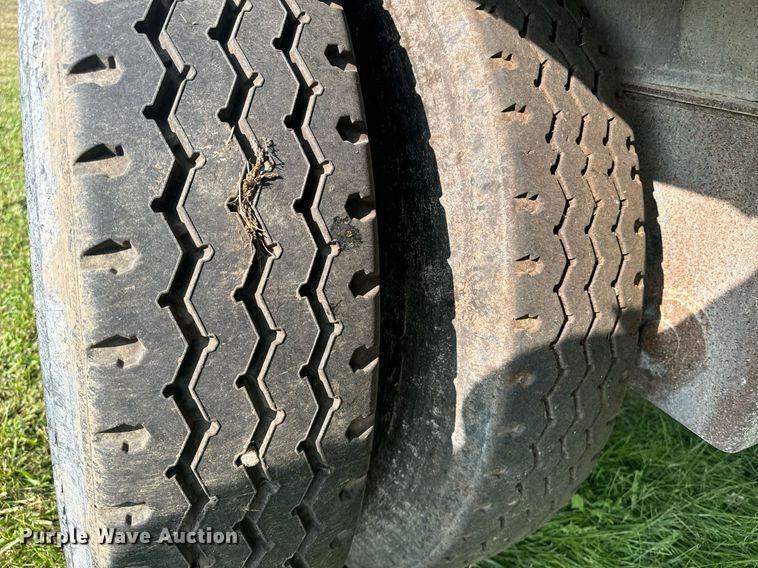 image for item EE7635 1997 Travis end dump trailer