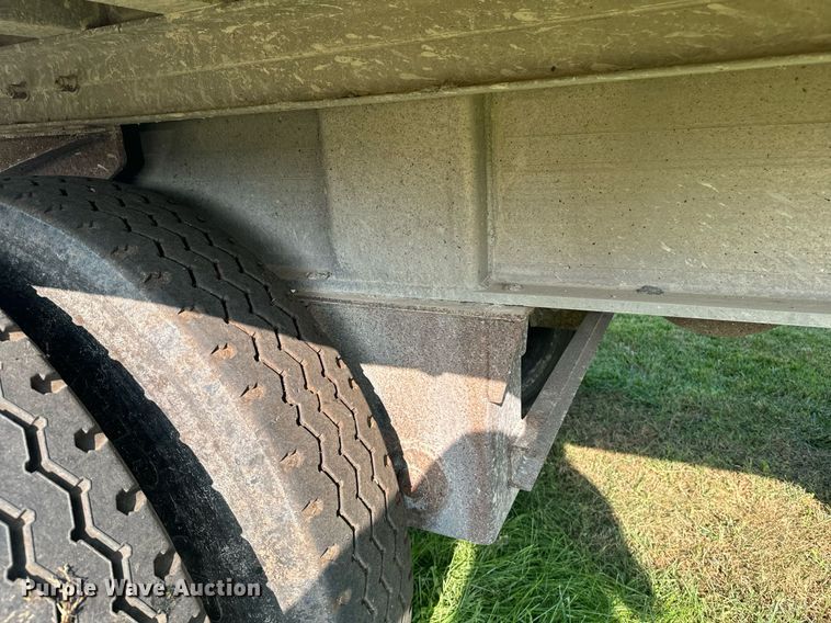 image for item EE7635 1997 Travis end dump trailer