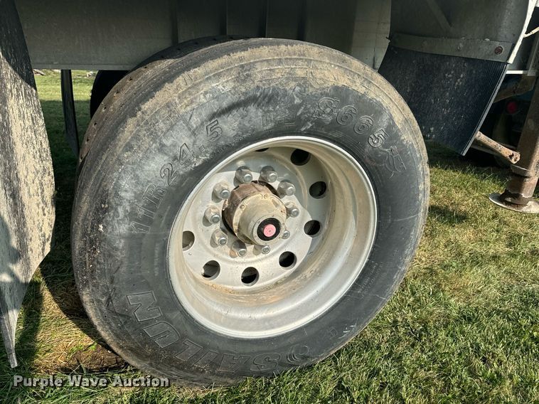 image for item EE7635 1997 Travis end dump trailer