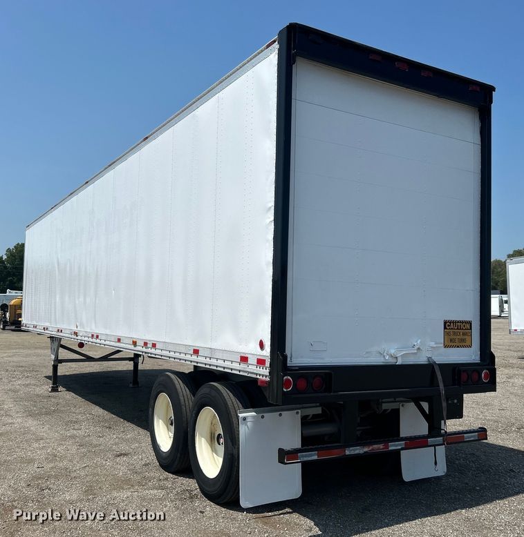 image for item EG0957 1986 Utility Trailer  VS2D dry van trailer