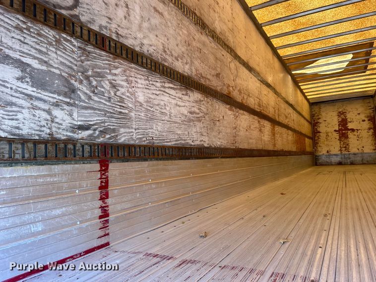 image for item EG0957 1986 Utility Trailer  VS2D dry van trailer