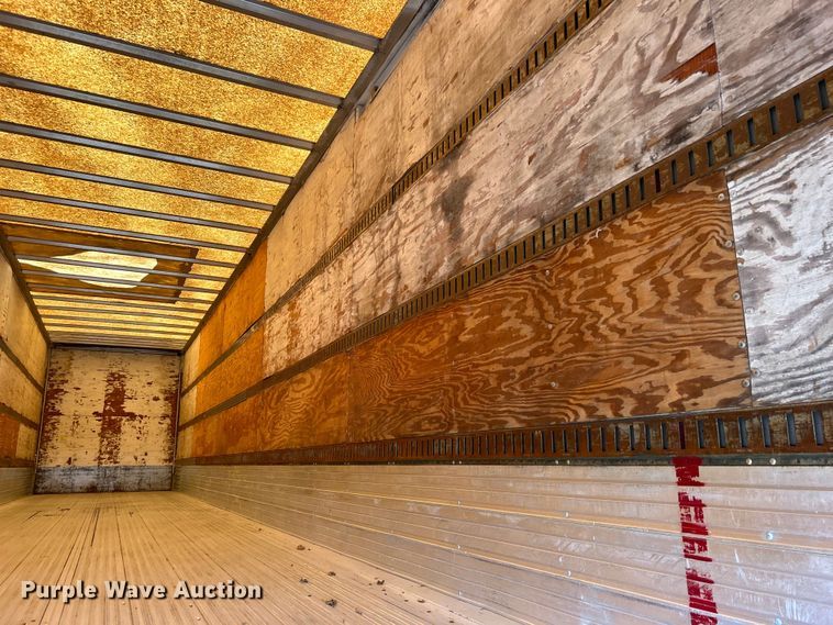 image for item EG0957 1986 Utility Trailer  VS2D dry van trailer