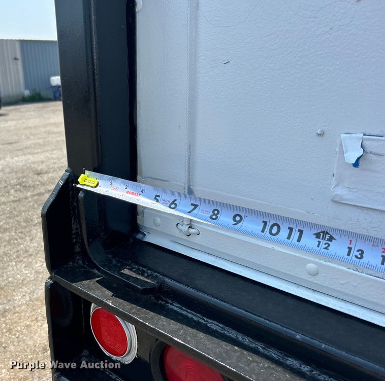 image for item EG0957 1986 Utility Trailer  VS2D dry van trailer