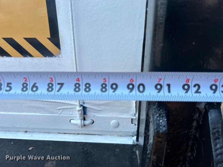 image for item EG0957 1986 Utility Trailer  VS2D dry van trailer