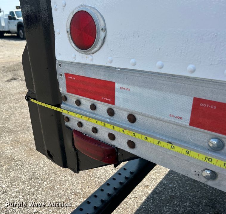 image for item EG0957 1986 Utility Trailer  VS2D dry van trailer