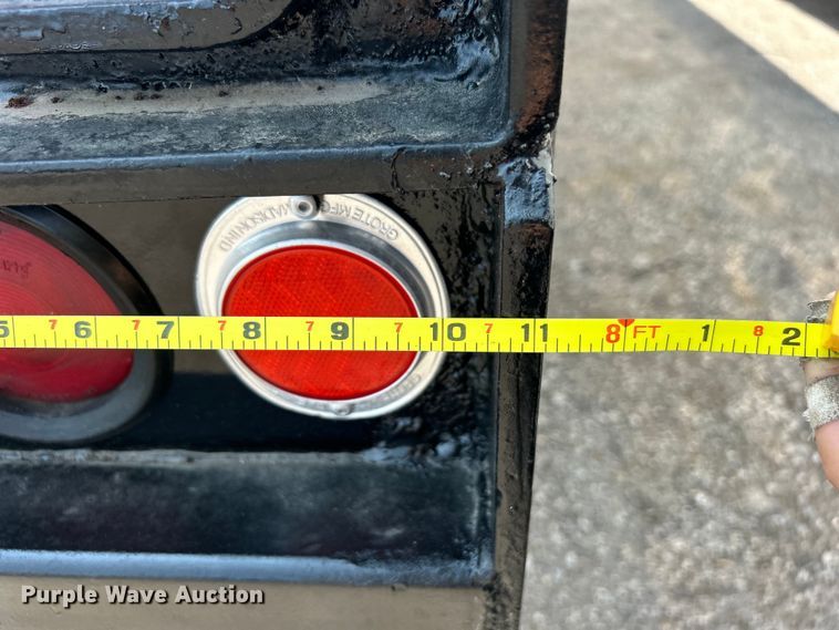 image for item EG0957 1986 Utility Trailer  VS2D dry van trailer