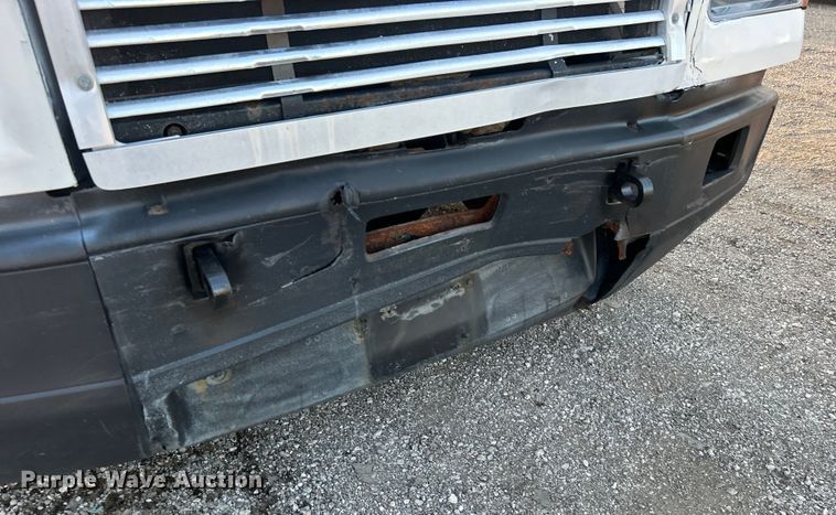 image for item EG0983 2000 Freightliner  FLD semi truck