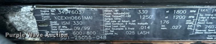 image for item EG0983 2000 Freightliner  FLD semi truck