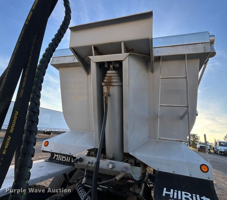 image for item EG0984 1995 Hibilt end dump trailer