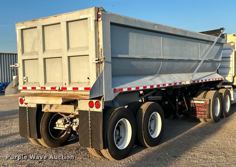 image for item EG0984 1995 Hibilt end dump trailer