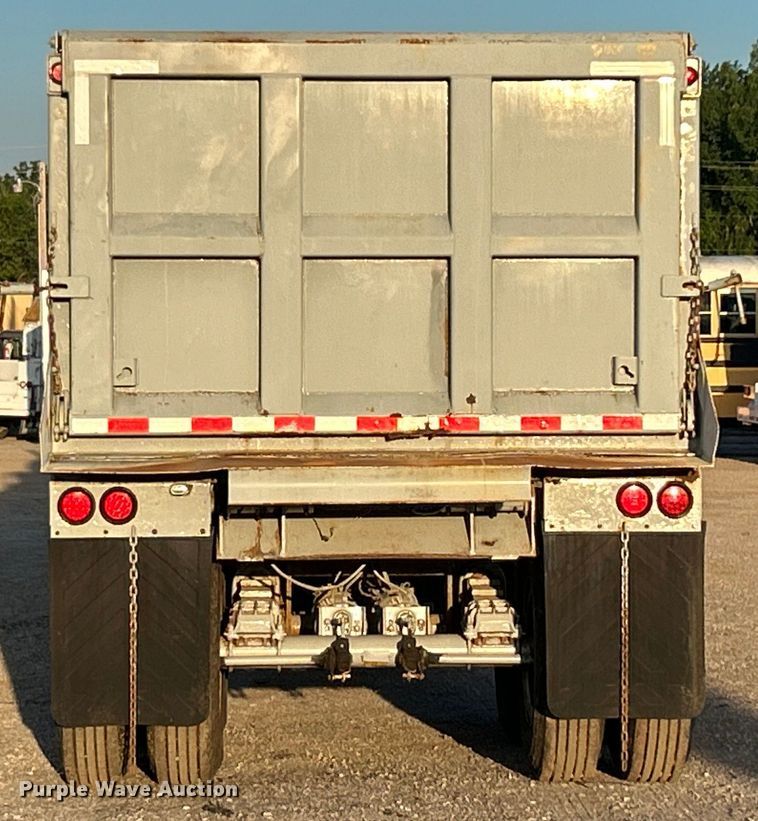 image for item EG0984 1995 Hibilt end dump trailer