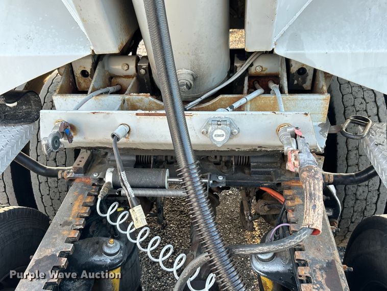 image for item EG0984 1995 Hibilt end dump trailer