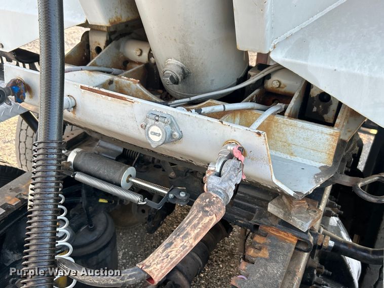 image for item EG0984 1995 Hibilt end dump trailer