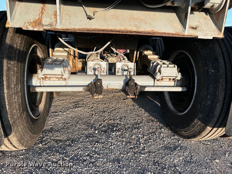 image for item EG0984 1995 Hibilt end dump trailer