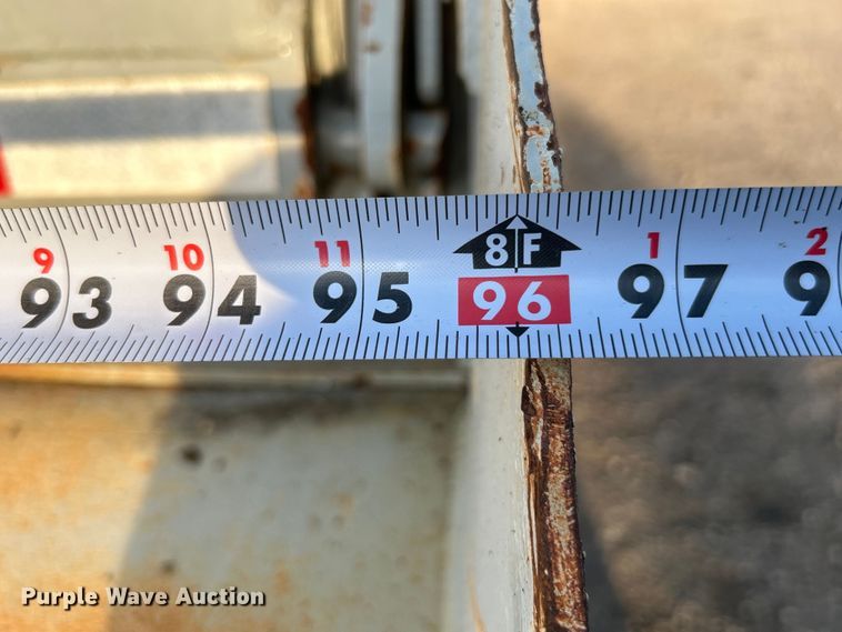 image for item EG0984 1995 Hibilt end dump trailer