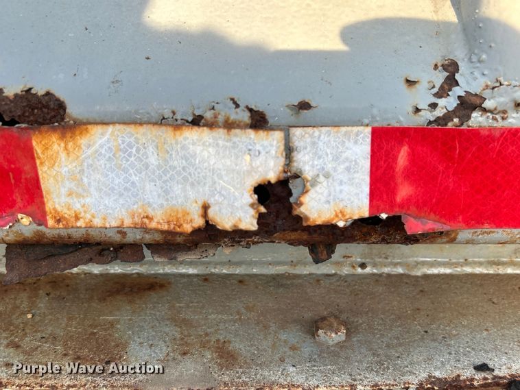 image for item EG0984 1995 Hibilt end dump trailer