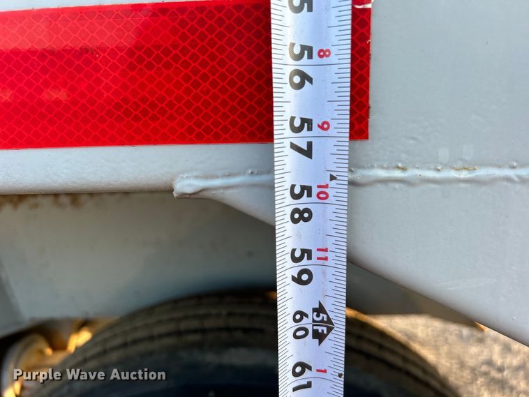 image for item EG0984 1995 Hibilt end dump trailer