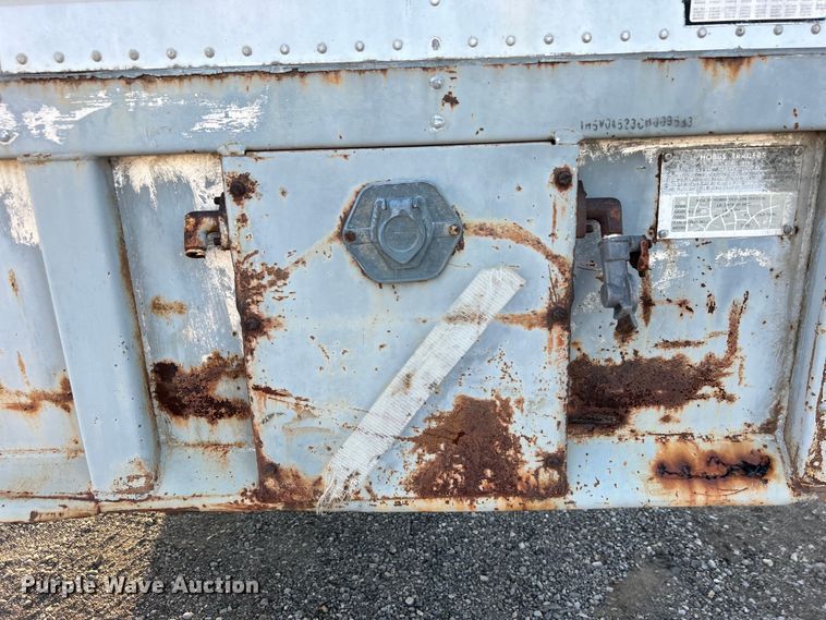 image for item EG0985 1982 Hobbs Trailers dry van trailer