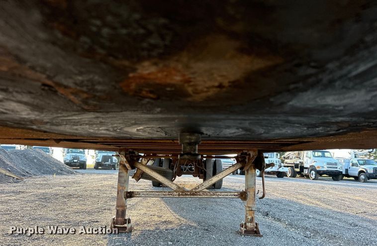 image for item EG0985 1982 Hobbs Trailers dry van trailer